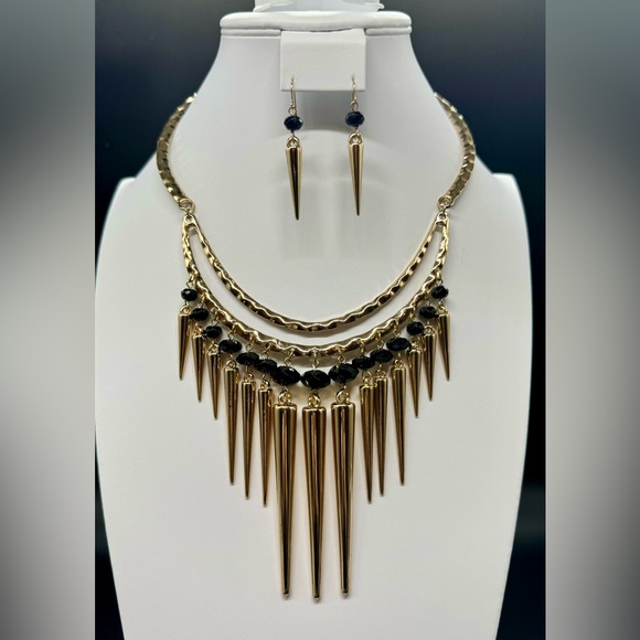 Chico’s Gold Hammered Statement Collar Bib Necklace Only - Picture 5 of 6